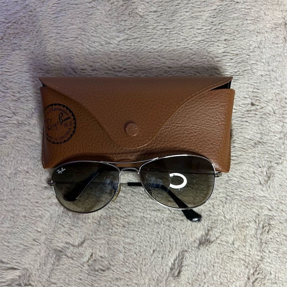 Ray-Ban Aviator Sunglasses Silver Frame Black Lens with Case